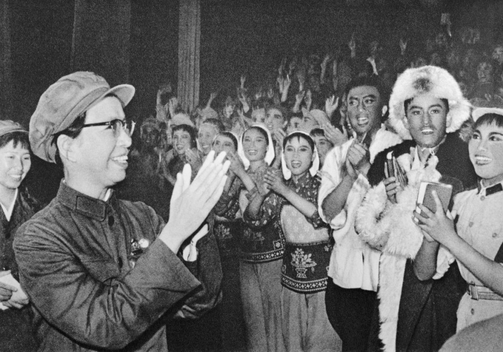 Portrait of Chiang Ching Talking with Professionals of Liberation Army